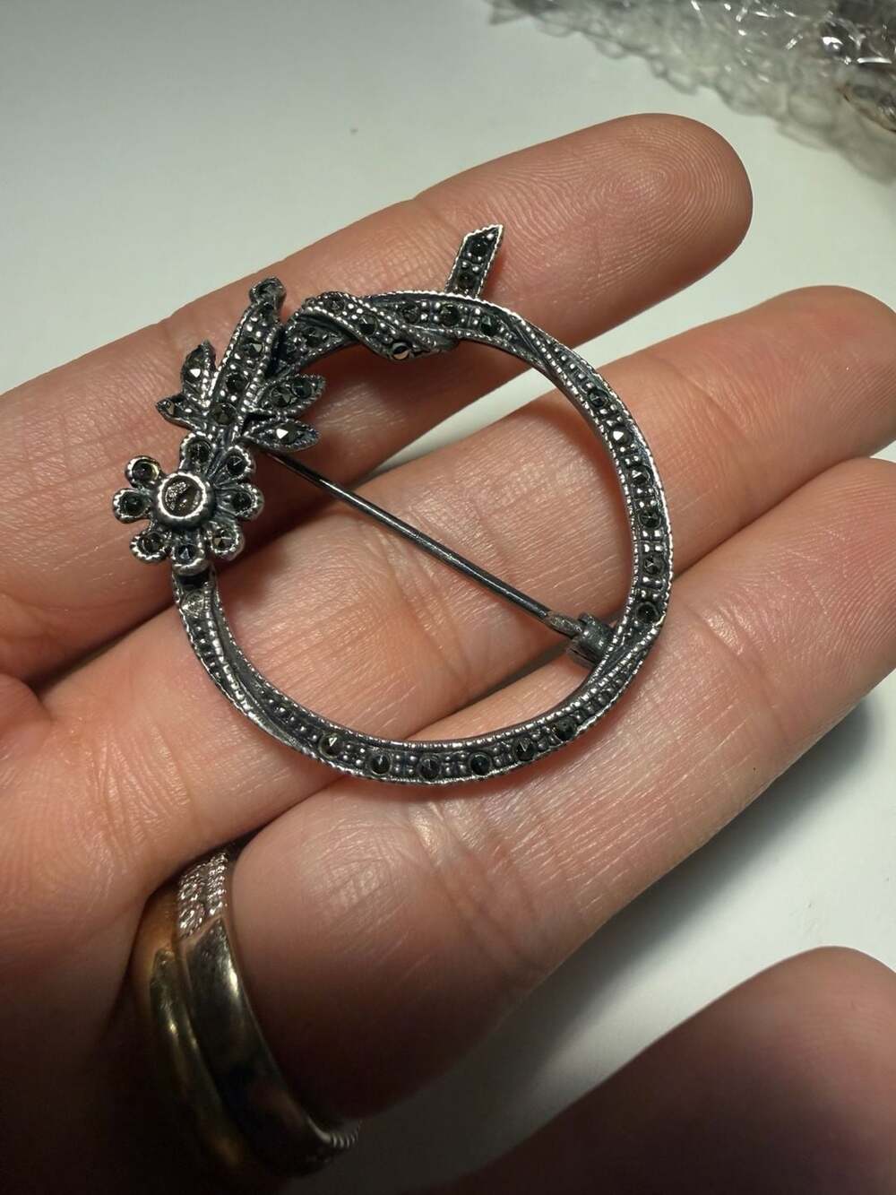 Vintage Sterling Silver Marcasite Floral Circle Wreath Brooch Pin